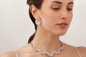 RAGGI EARRINGS